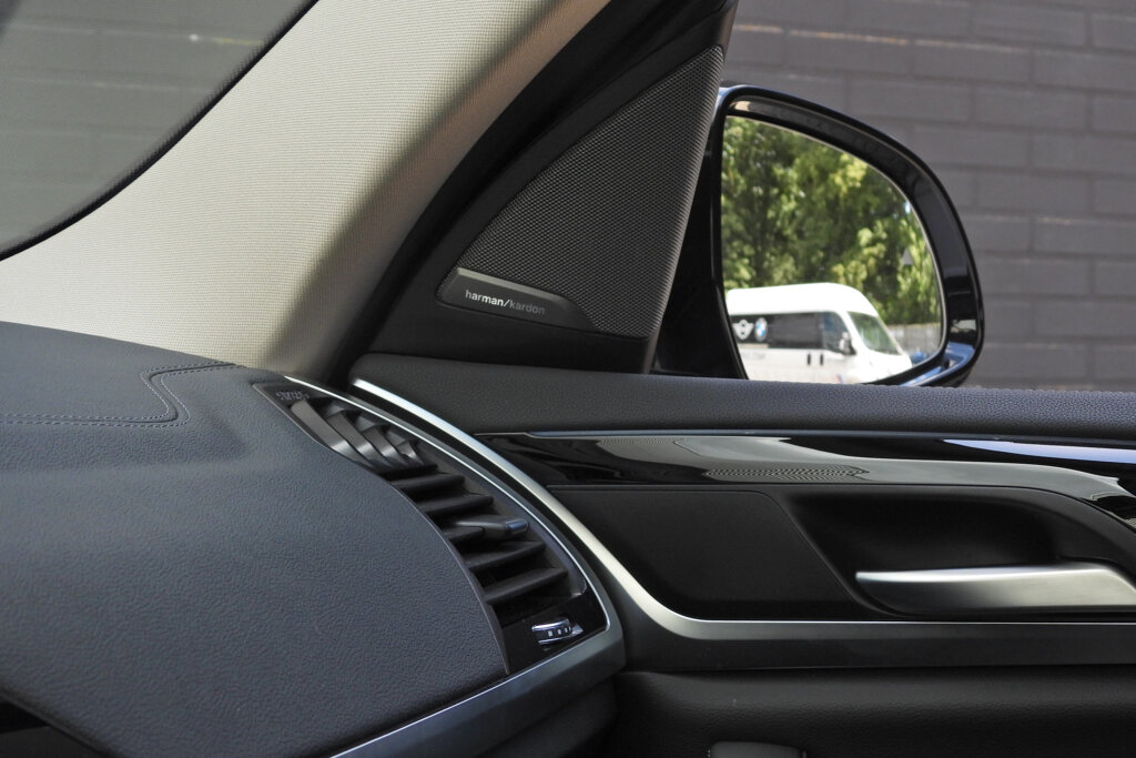 BMW iX3 50