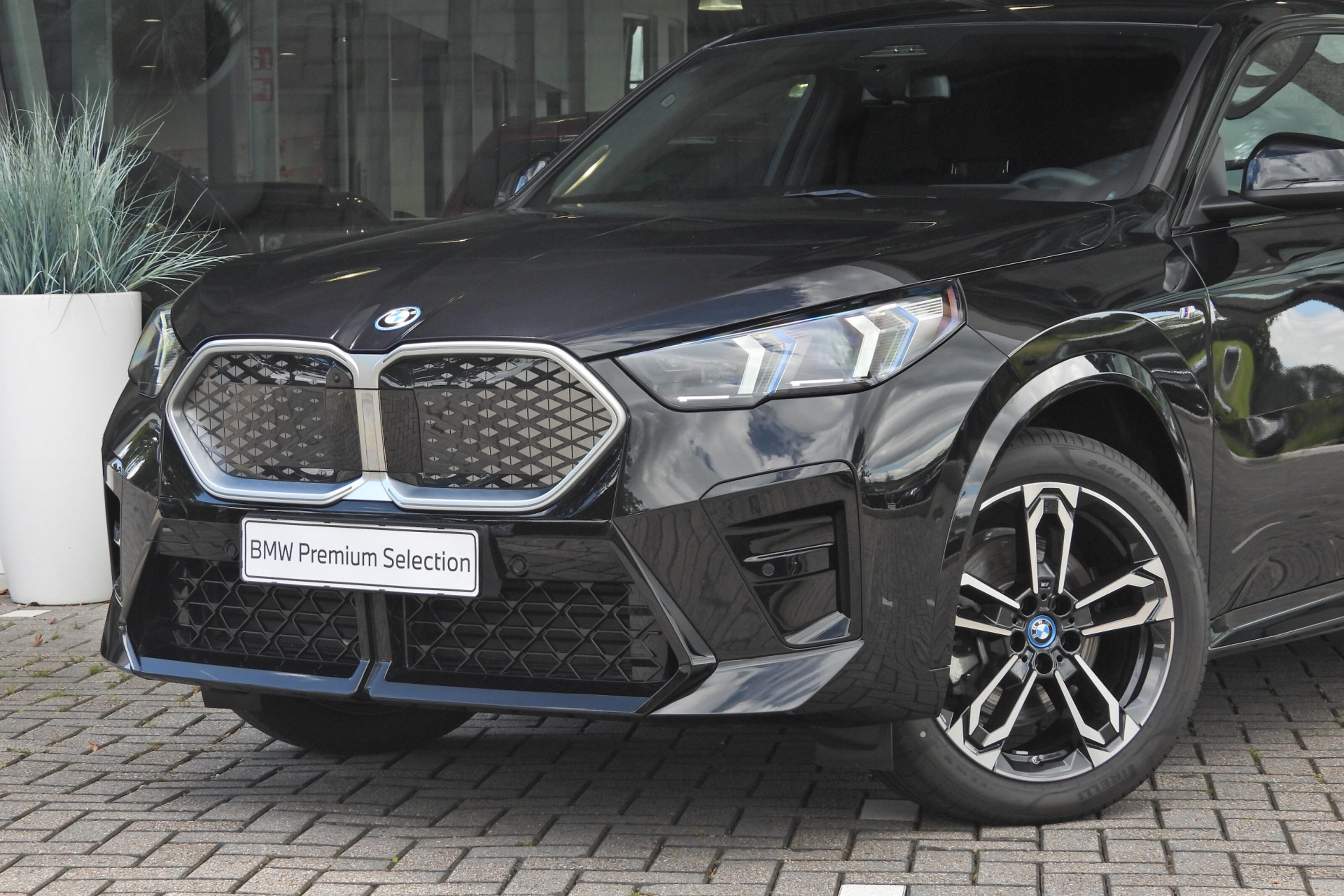 BMW iX2 xDrive30 M Sport