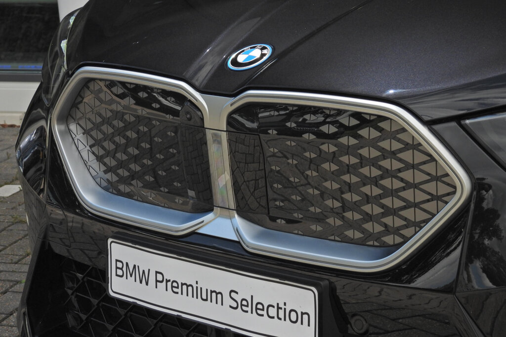 BMW iX2 4