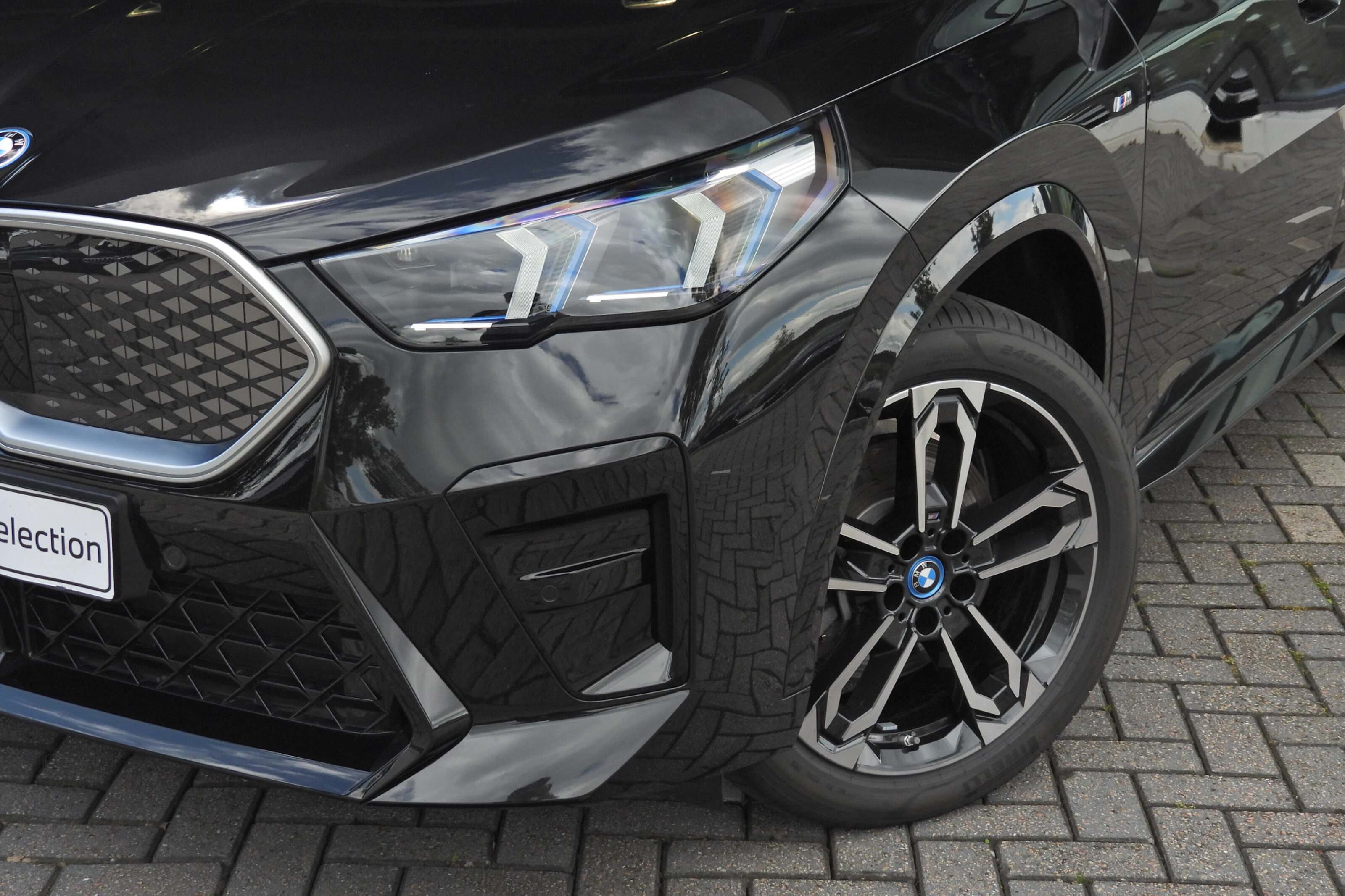 BMW iX2 xDrive30 M Sport