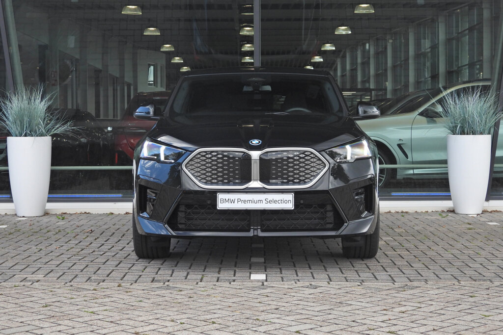 BMW iX2 7