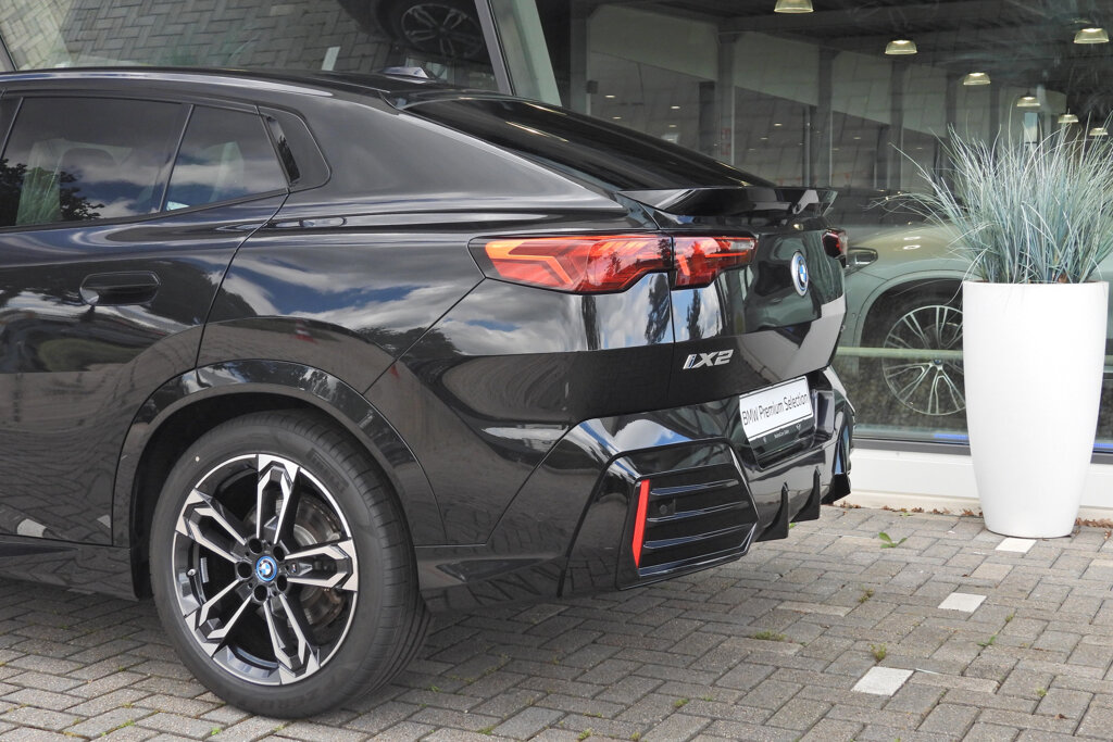 BMW iX2 20