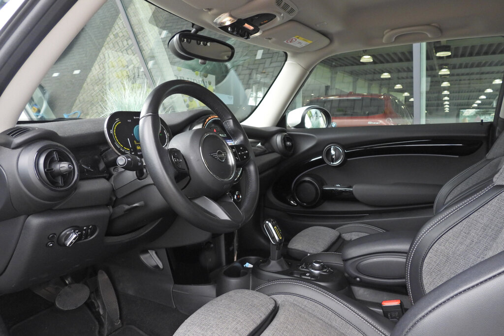 MINI Electric 8