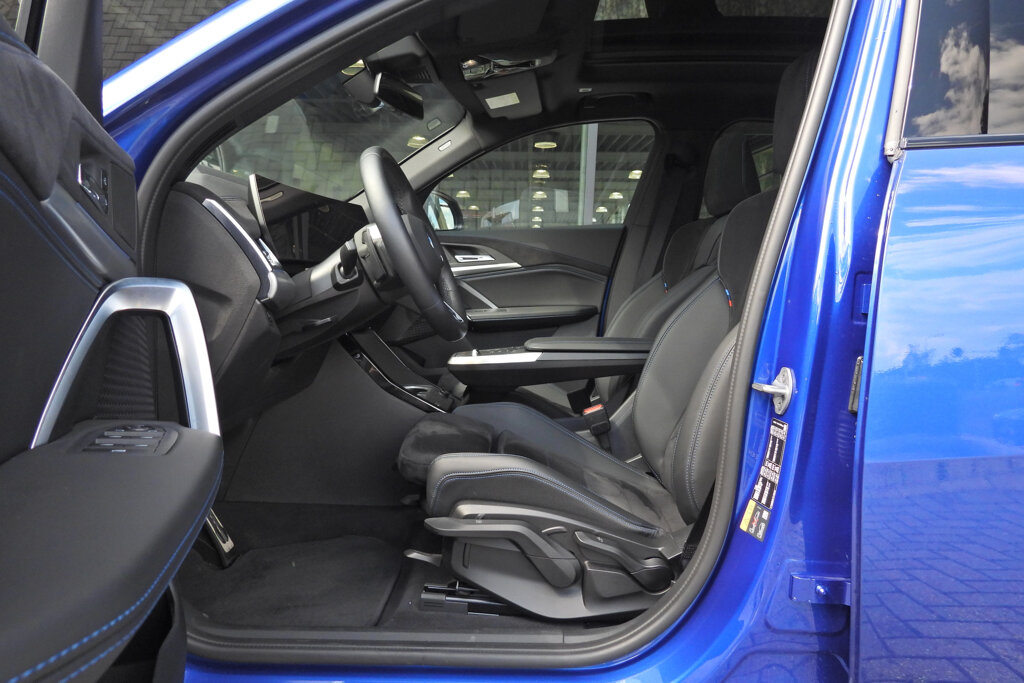 BMW iX2 15