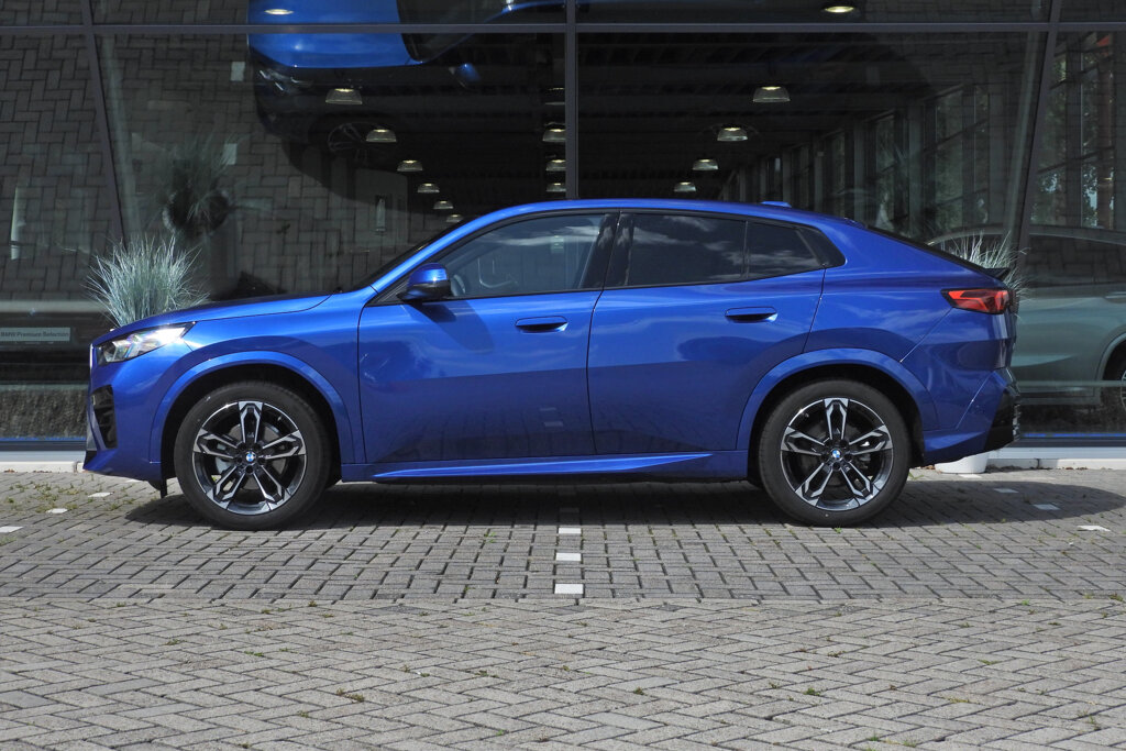 BMW iX2 18