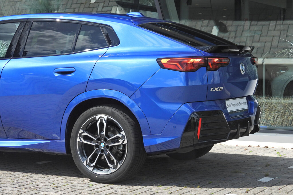 BMW iX2 20