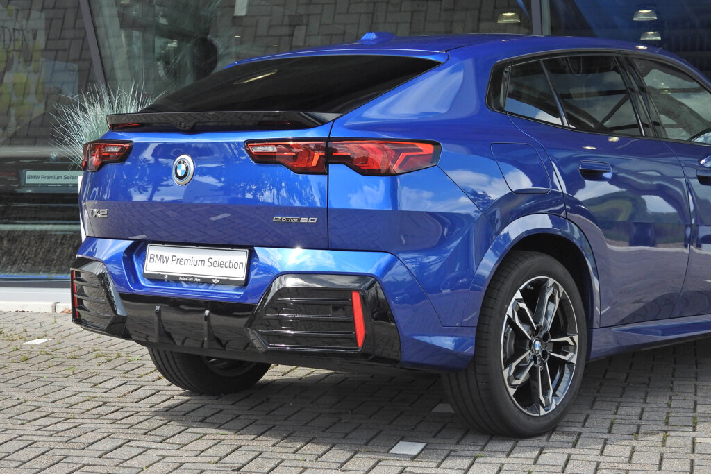 BMW iX2 25