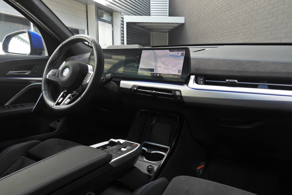BMW iX2 31