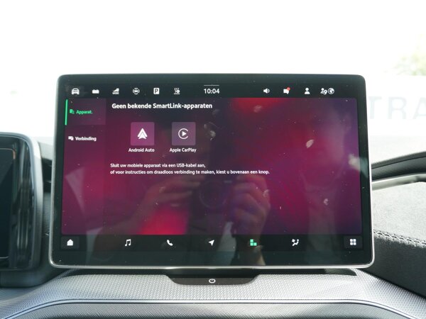 Apple Carplay/Android Auto Apple Carplay/Android Auto