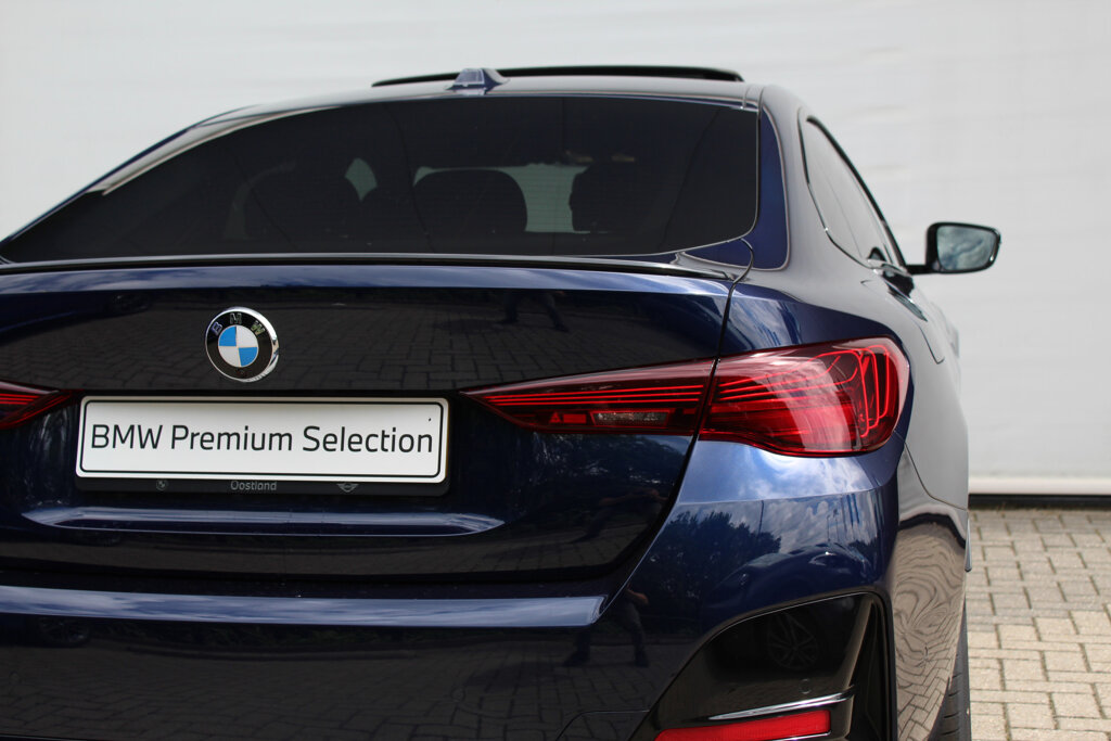 BMW i4 10