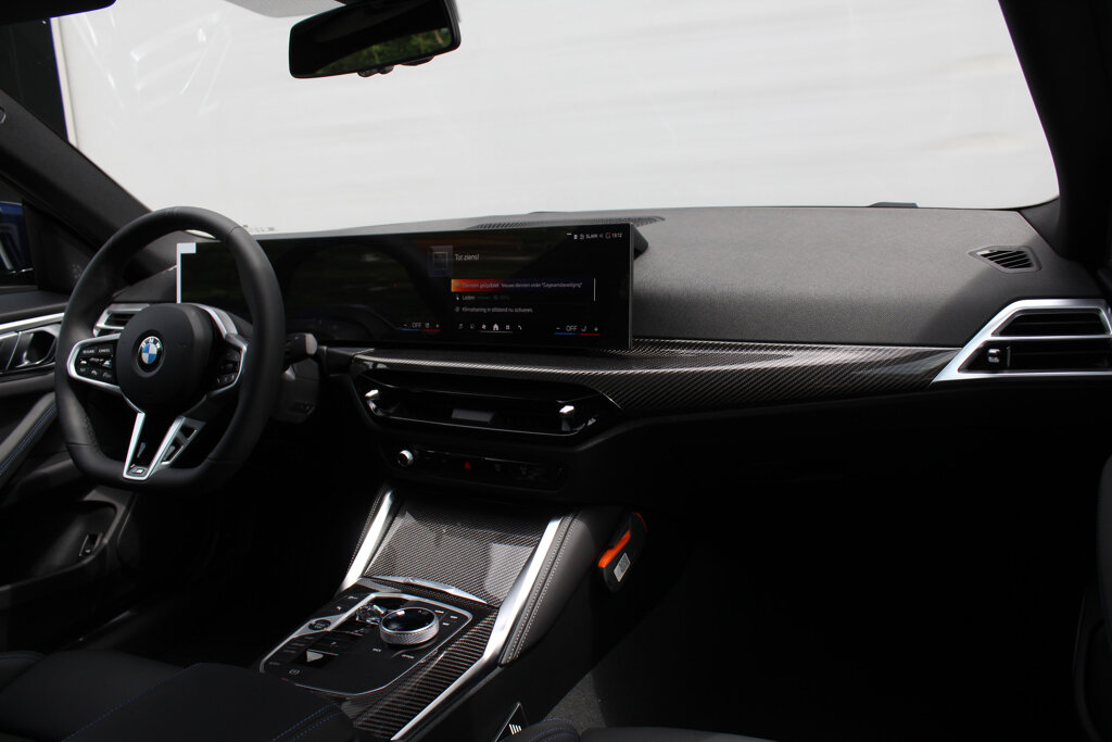 BMW i4 12