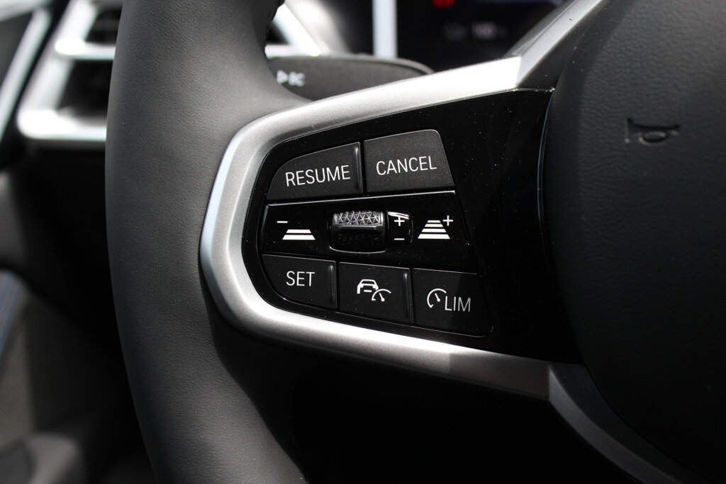 BMW i4 16