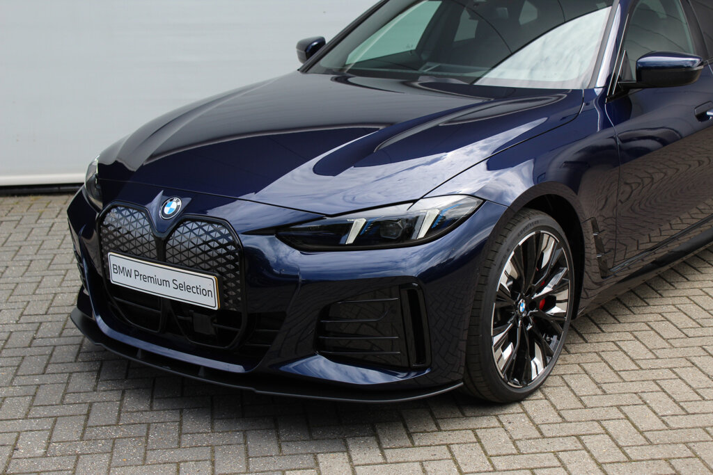 BMW i4 19