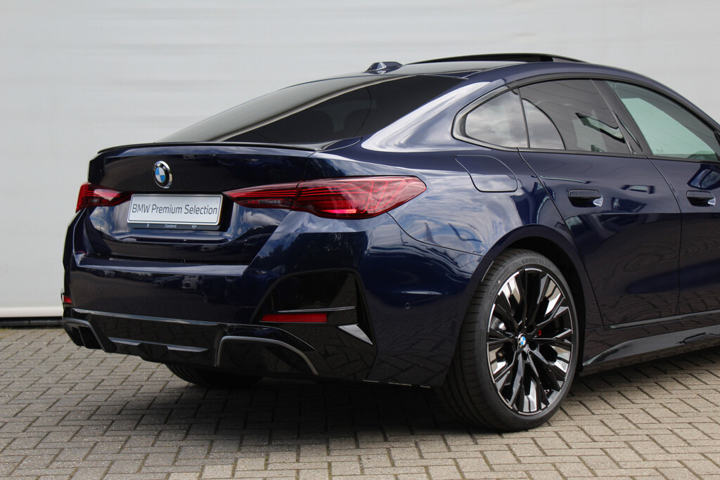 BMW i4 20