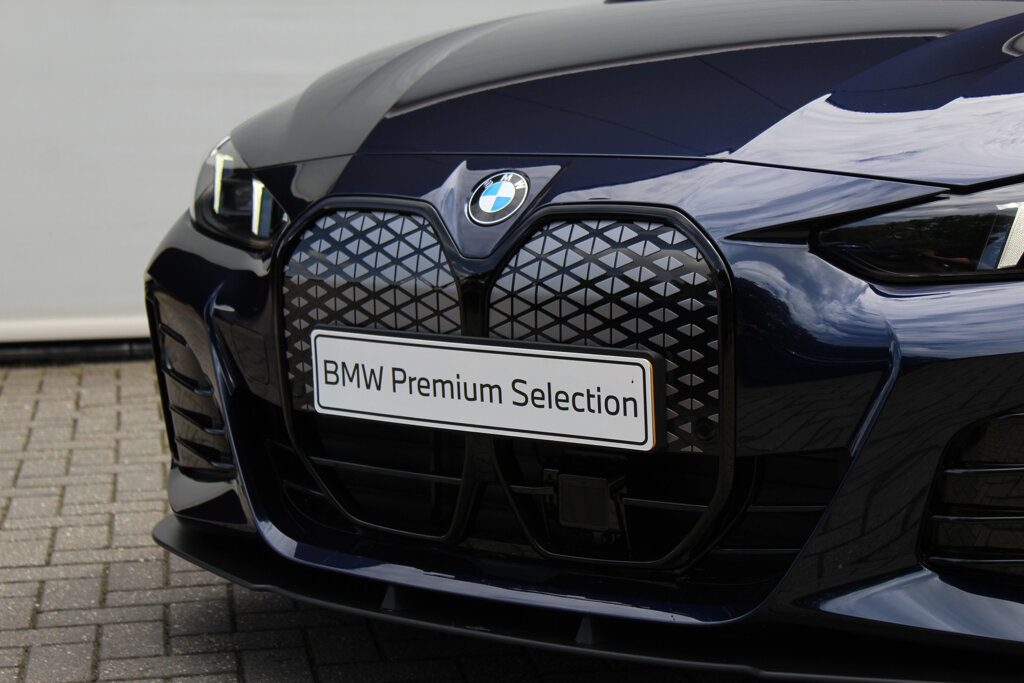 BMW i4 25