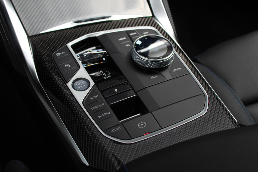BMW i4 26