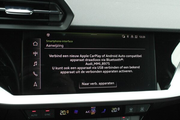 Apple Carplay/Android Auto Apple Carplay/Android Auto