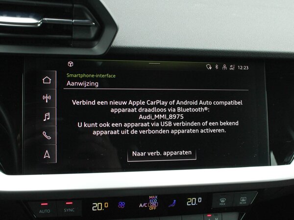 Apple Carplay/Android Auto Apple Carplay/Android Auto