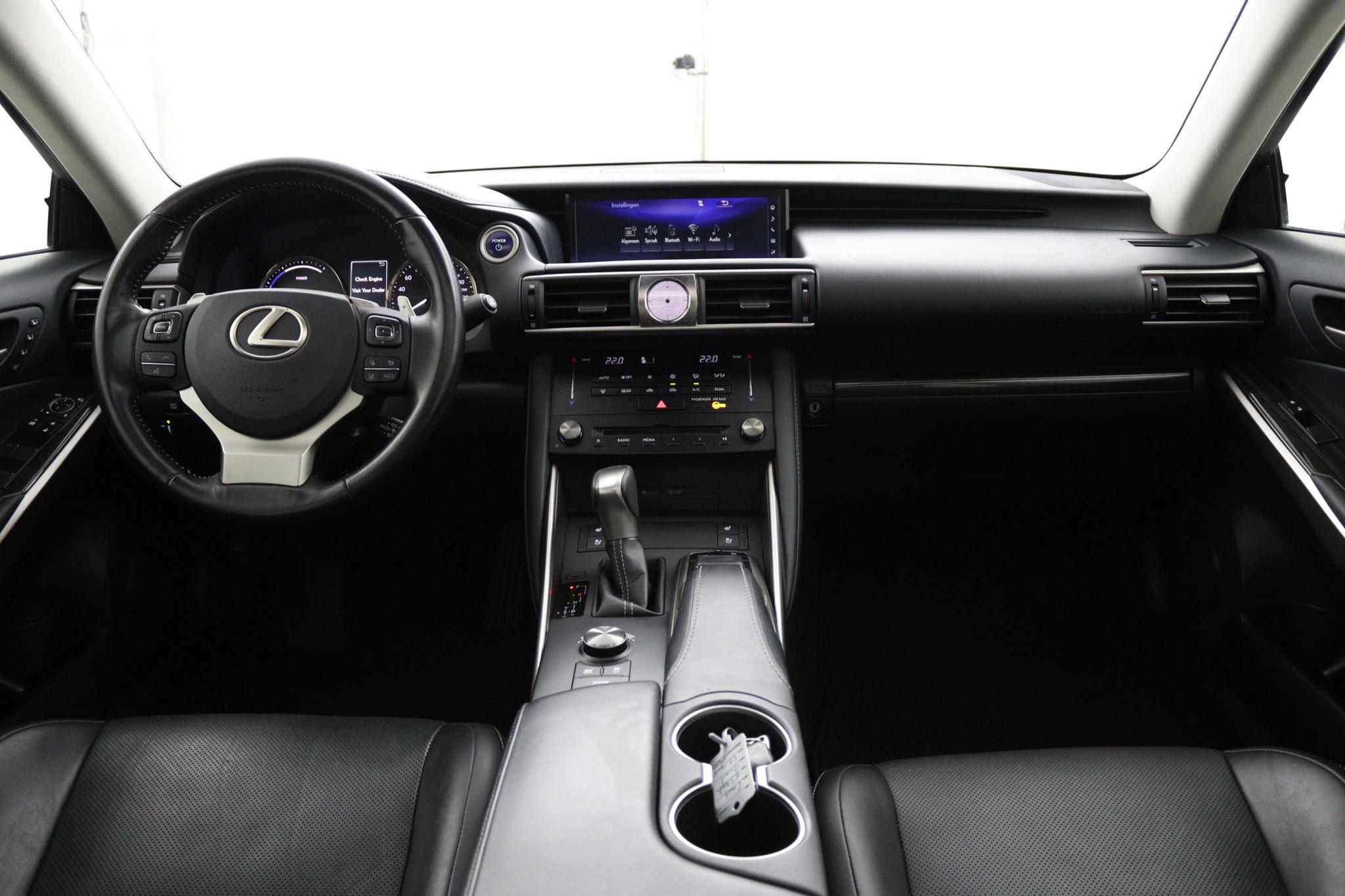 Lexus IS 300h Hybrid Luxury Line - Afbeelding 4