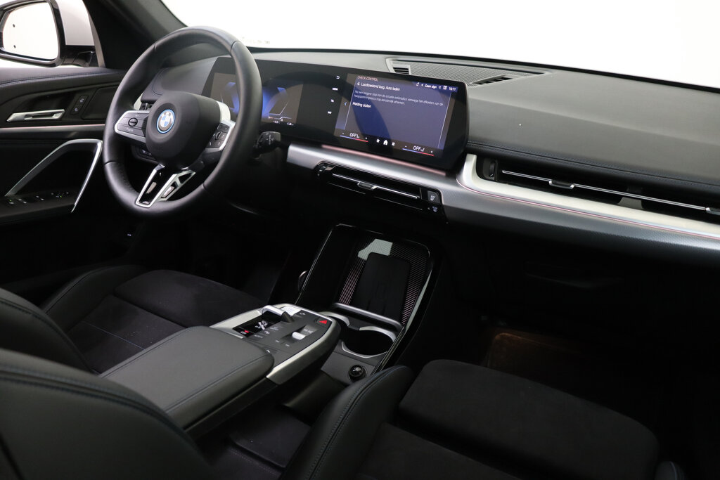 BMW iX1 16