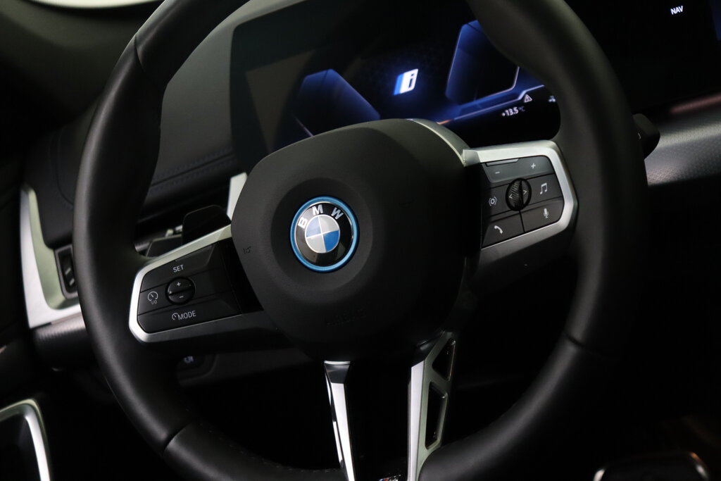 BMW iX1 24