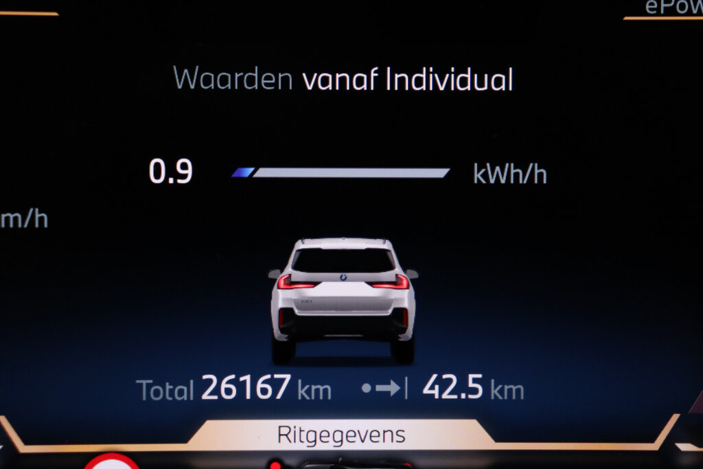 BMW iX1 36