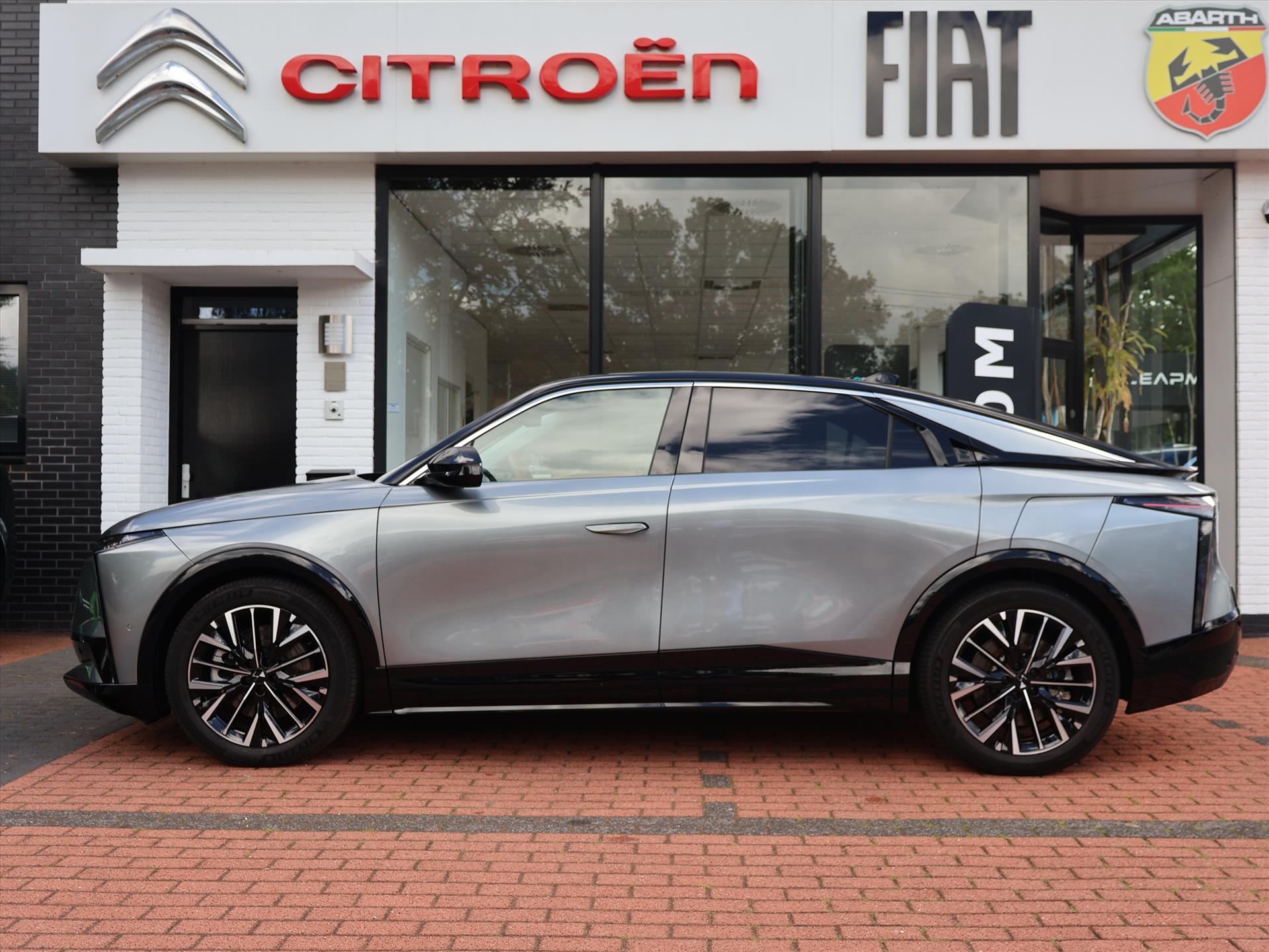 DS N°8 73,7 kWh 230PK Automaat Étoile, Rijklaarprijs | Lederen interieur | Focal HiFi | Panoramadak | Stuurverwarming - Afbeelding 2