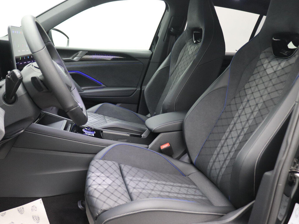 Volkswagen Tiguan 1.5 eHybrid R-Line Edition 272PK DSG Pano-Schuifdak, Black Style - Image 5
