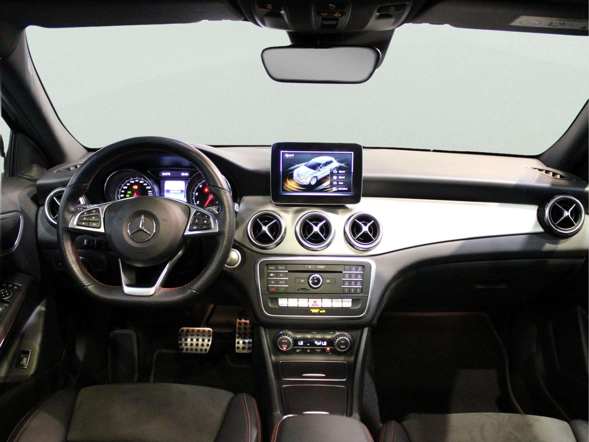 Mercedes-Benz GLA 180 Business Solution AMG Night Upgrade - Afbeelding 3