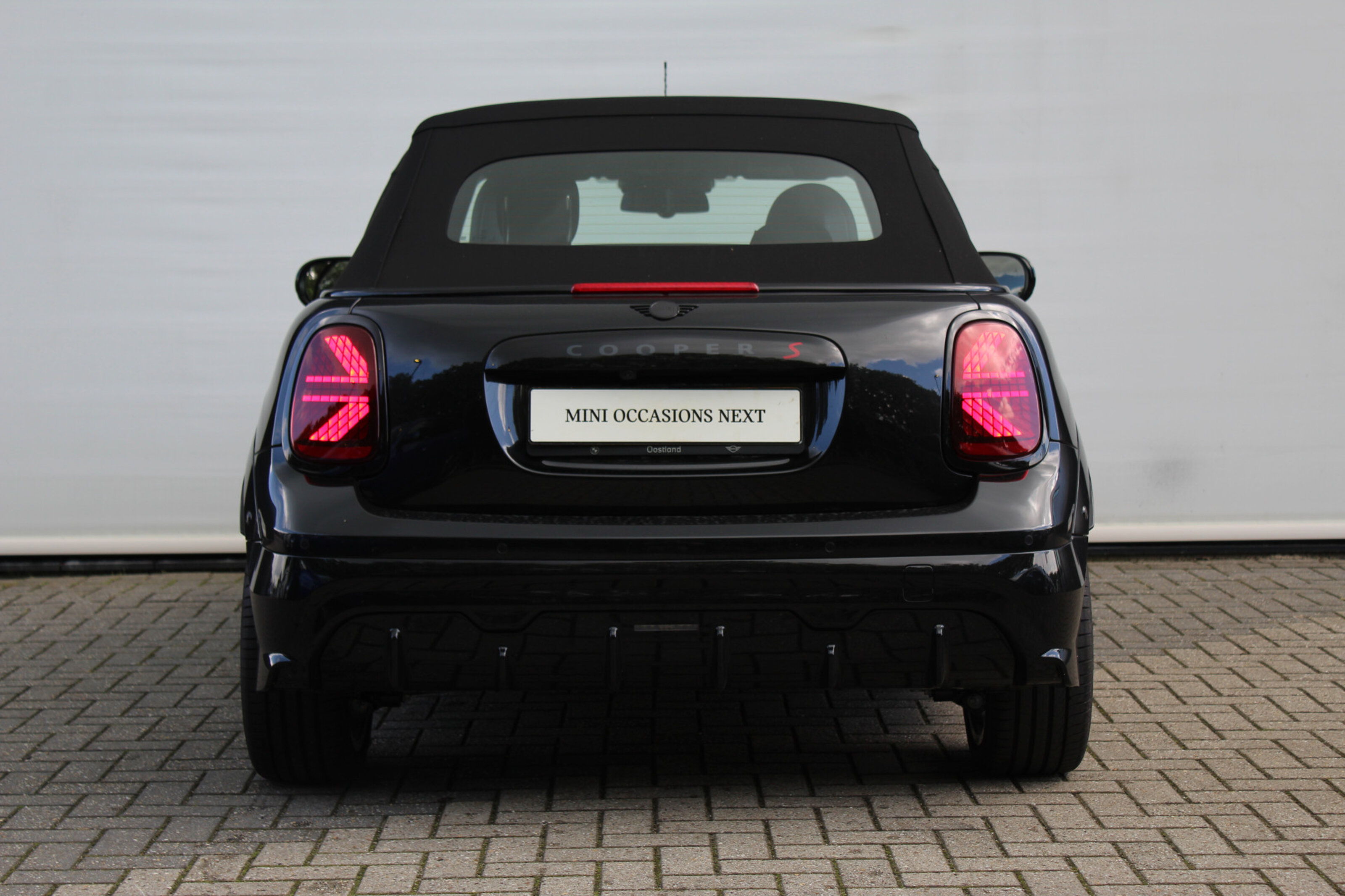 MINI Cooper S Cabrio 8