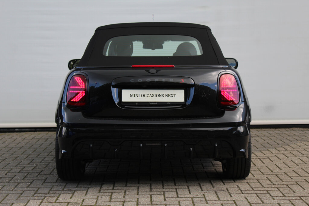 MINI Cooper S Cabrio 8