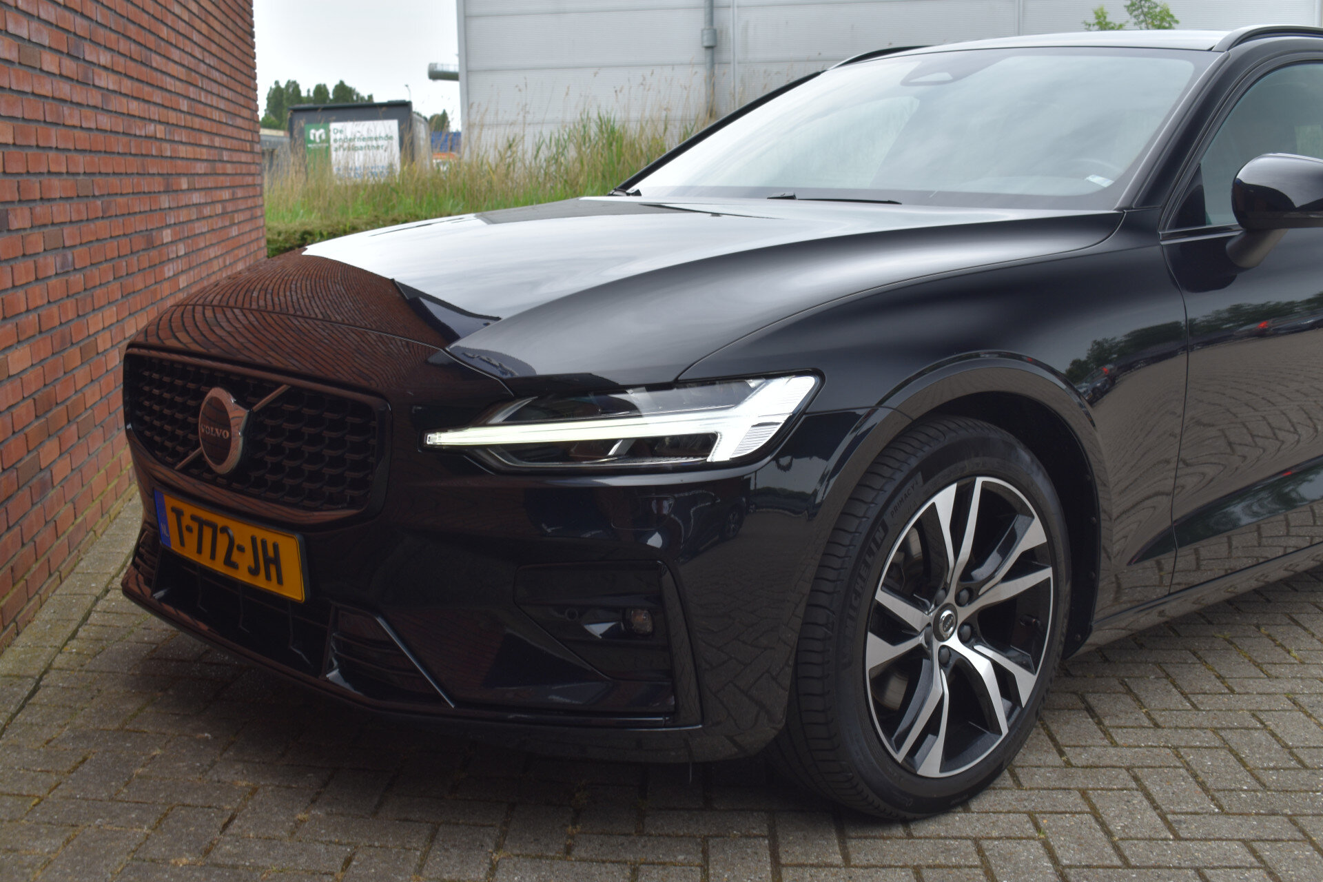 Volvo V60 B4 212PK Plus Dark - Afbeelding 3