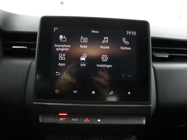 Apple Carplay/Android Auto Apple Carplay/Android Auto
