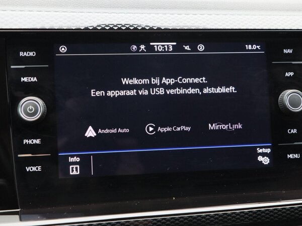 Apple Carplay/Android Auto Apple Carplay/Android Auto