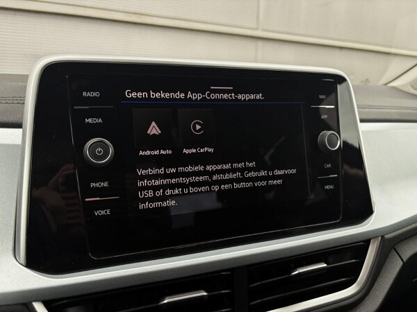 Apple Carplay/Android Auto Apple Carplay/Android Auto