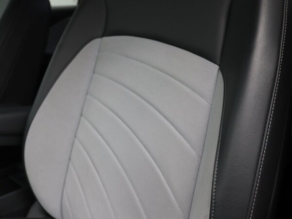 Interieur Style Pakket in zwart / grijs met stuurwiel en scherm in zwart