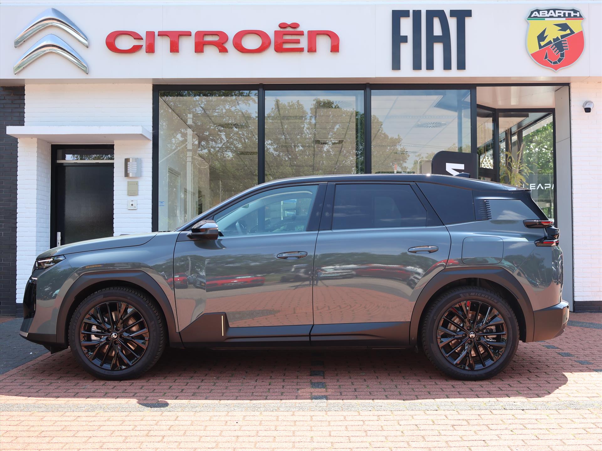 Citroën C5 Aircross 73 kWh Comfort range 210PK Automaat Max, Rijklaarprijs | Panoramadak | Camera | Trekhaak afn. - Afbeelding 2