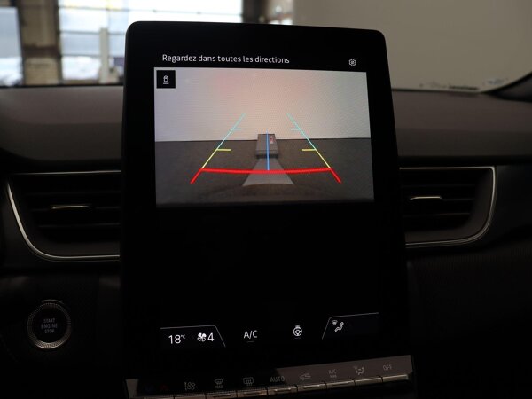 Parkeersensoren achter met achteruitrijcamera en sonische weergave Parkeersensoren achter met achteruitrijcamera en sonische weergave