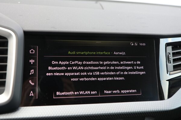 Apple Carplay/Android Auto Apple Carplay/Android Auto