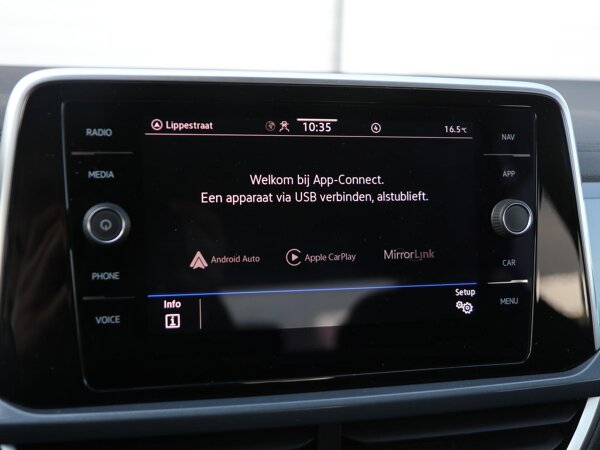 Apple Carplay/Android Auto Apple Carplay/Android Auto