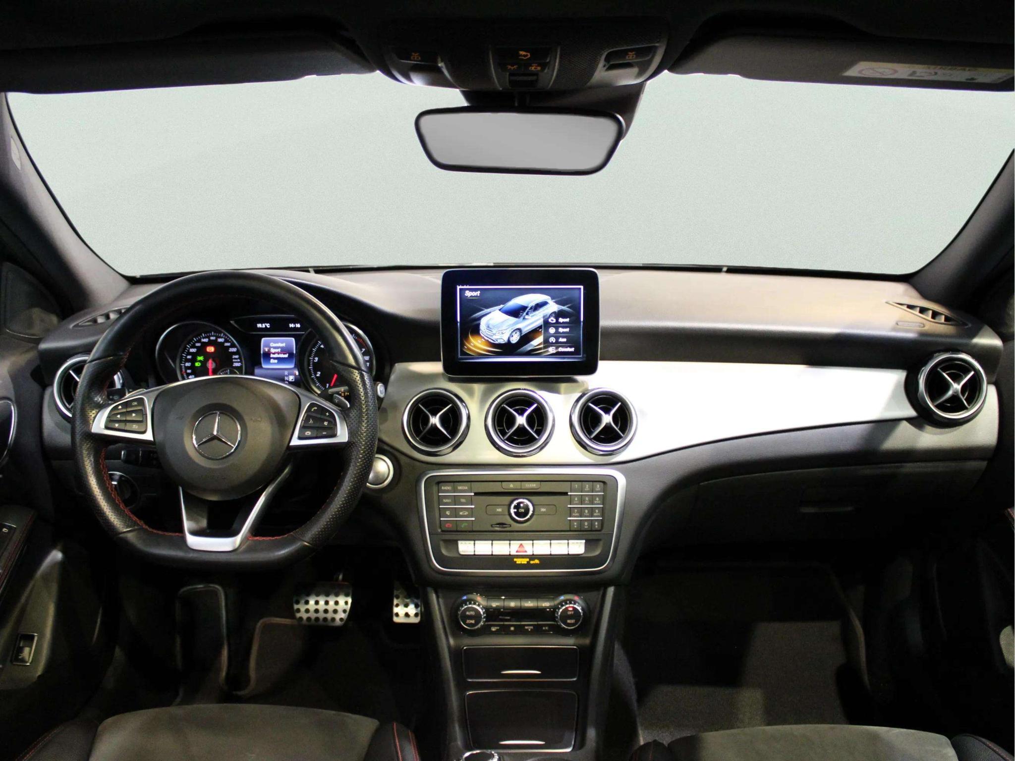Mercedes-Benz GLA 180 Business Solution AMG - Afbeelding 3