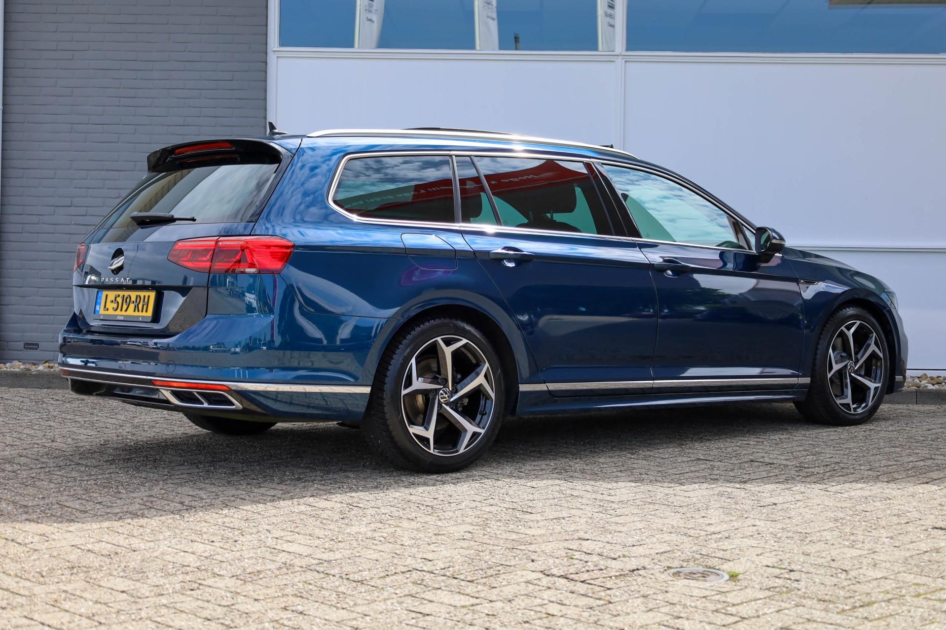 Volkswagen Passat Variant 1.5 TSI 150pk DSG R-Line Business + - Afbeelding 2