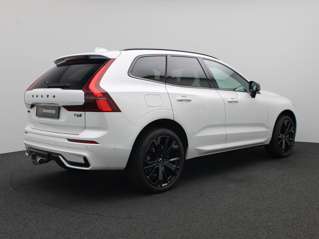 Volvo XC60 2.0 T6 Plug-in hybrid AWD Plus Black Edition 336PK Pano-Schuifda - Image 4