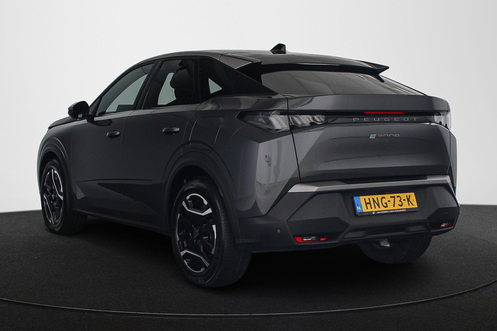 Peugeot e-3008