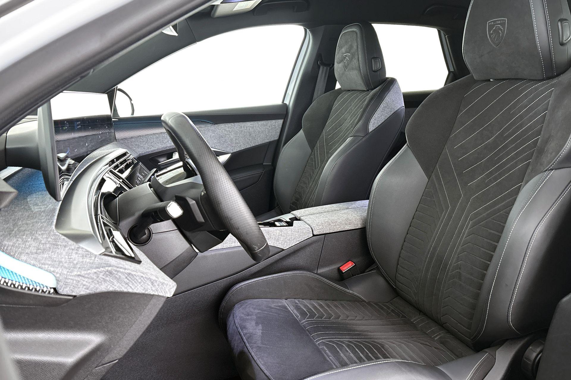 Peugeot e-3008