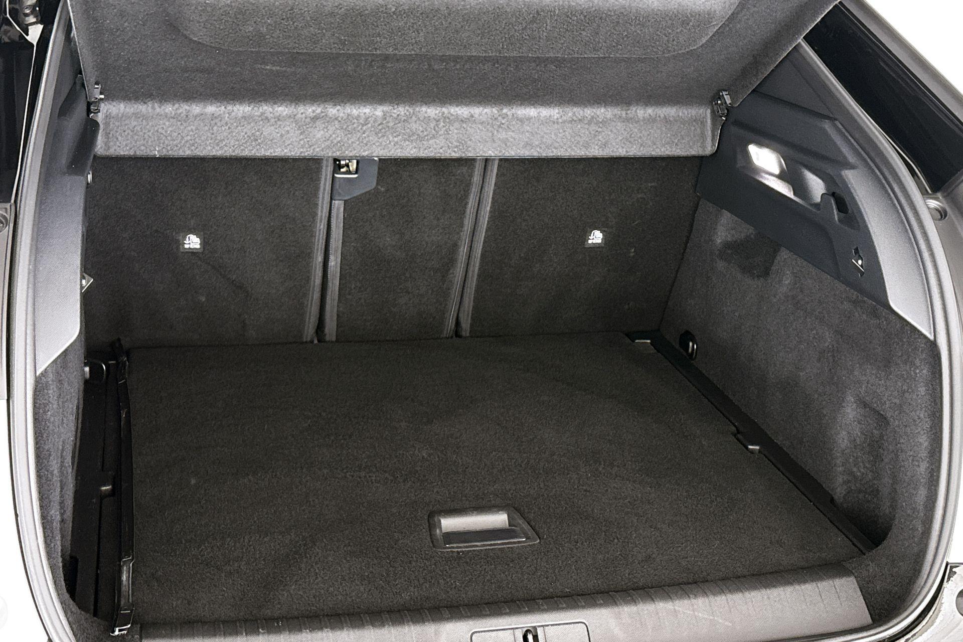 Peugeot e-3008