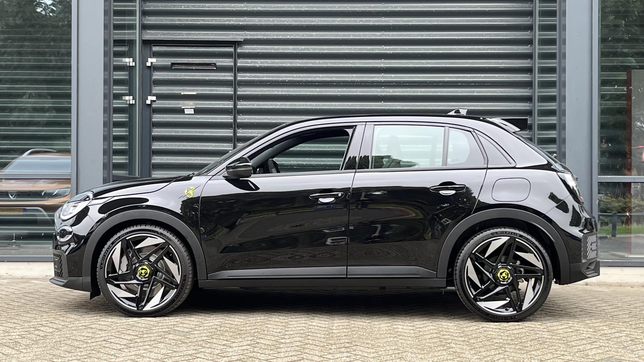 Abarth 600e Abarth Turismo 54 kWh - Afbeelding 4