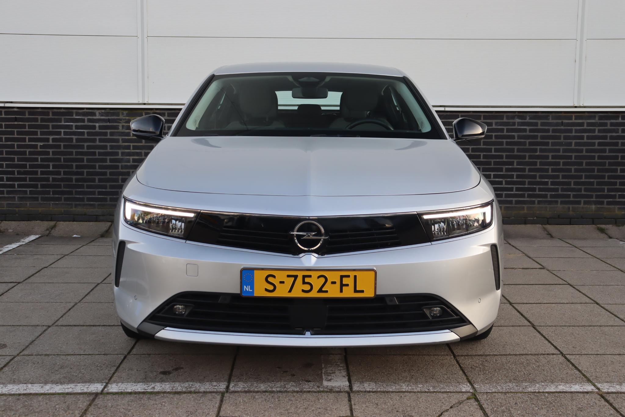 Opel Astra 1.2T 110PK Edition - Afbeelding 2