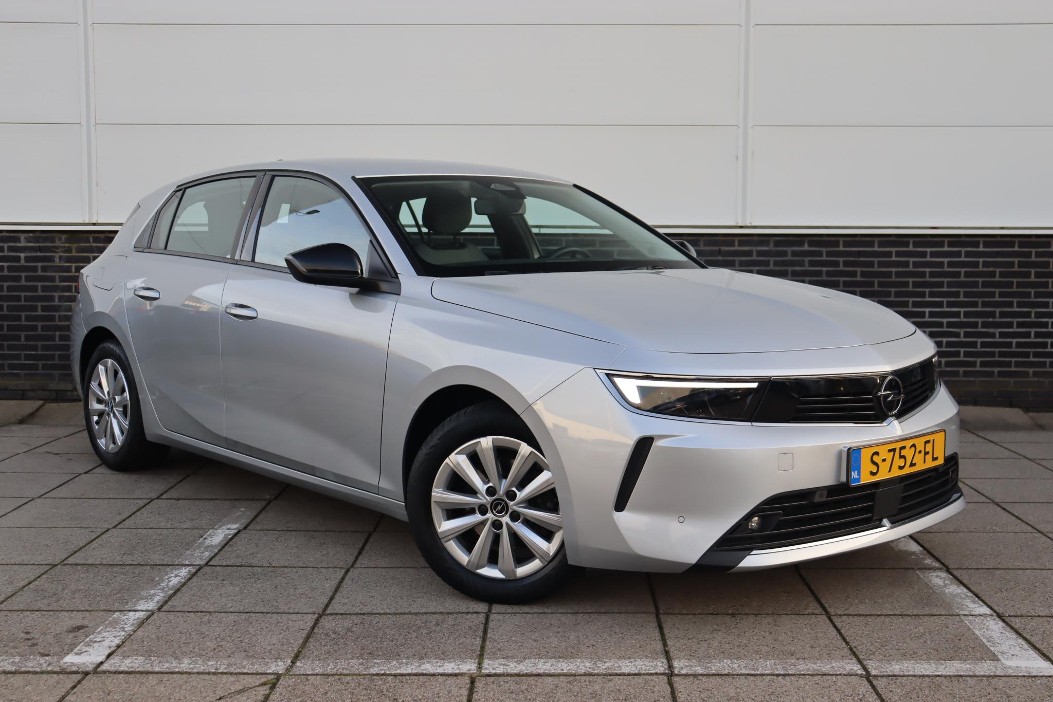 Opel Astra 1.2T 110PK Edition - Afbeelding 3