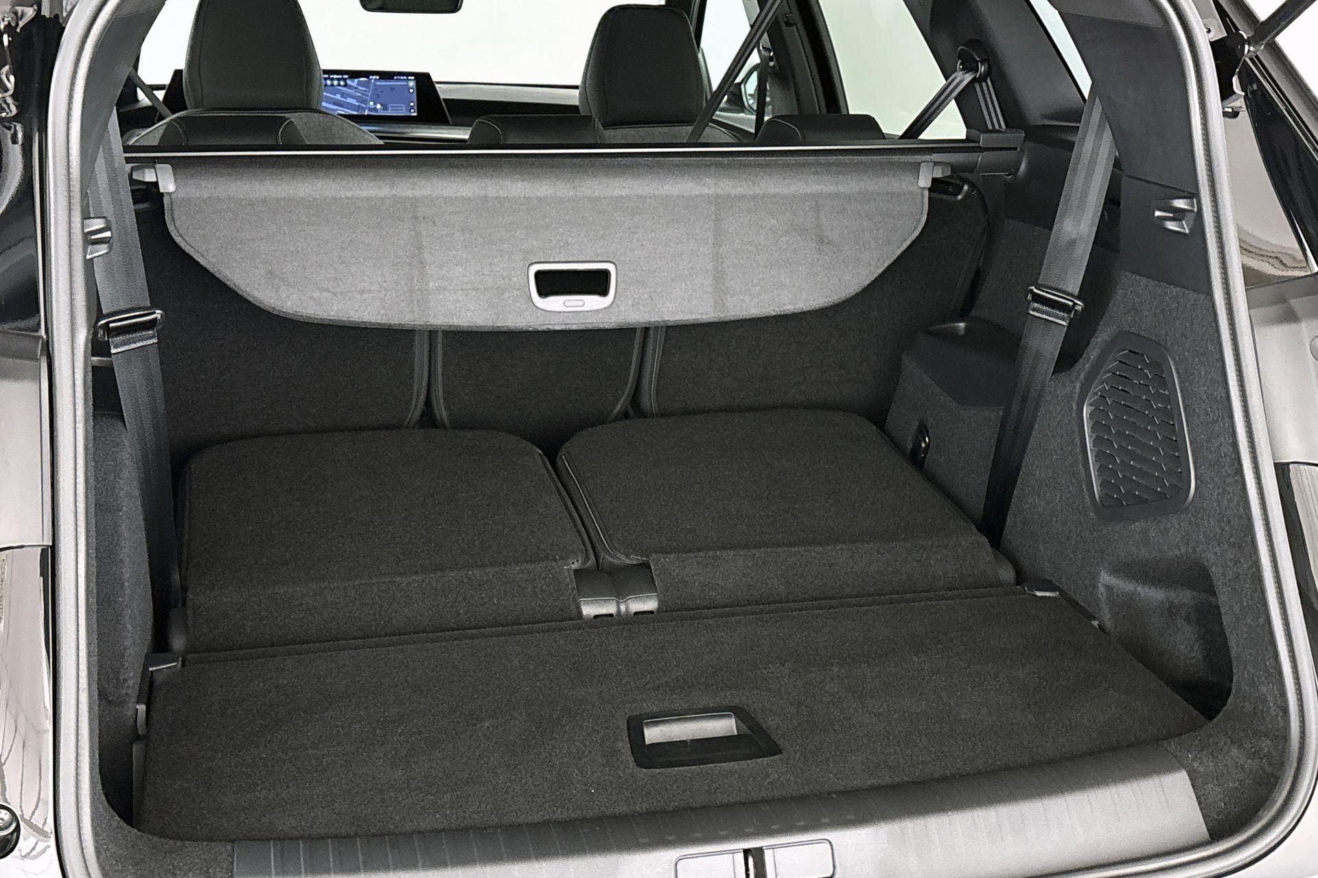 Peugeot e-5008